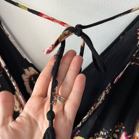 Black Floral Romper Wide Leg Chiffon-Like Material and Off the Shoulder Design - Picture 4 of 6